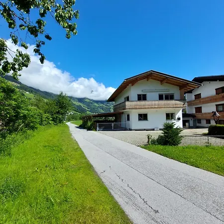 Semesterbostad Landhaus Irena Ramsau im Zillertal